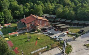 Abant Bahçeli Köşk