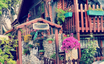 Adriano Antique Cafe