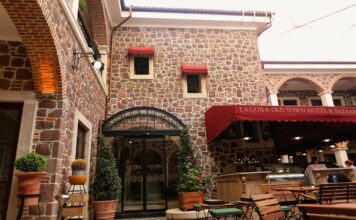 Lagora Old Town Hotel