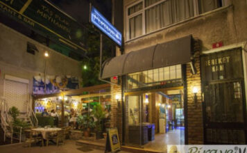 Piraye Taş Plak Meyhanesi