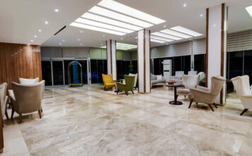 This Grand Mask Otel