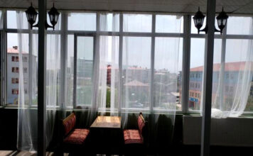 Van Backpackers Hostel